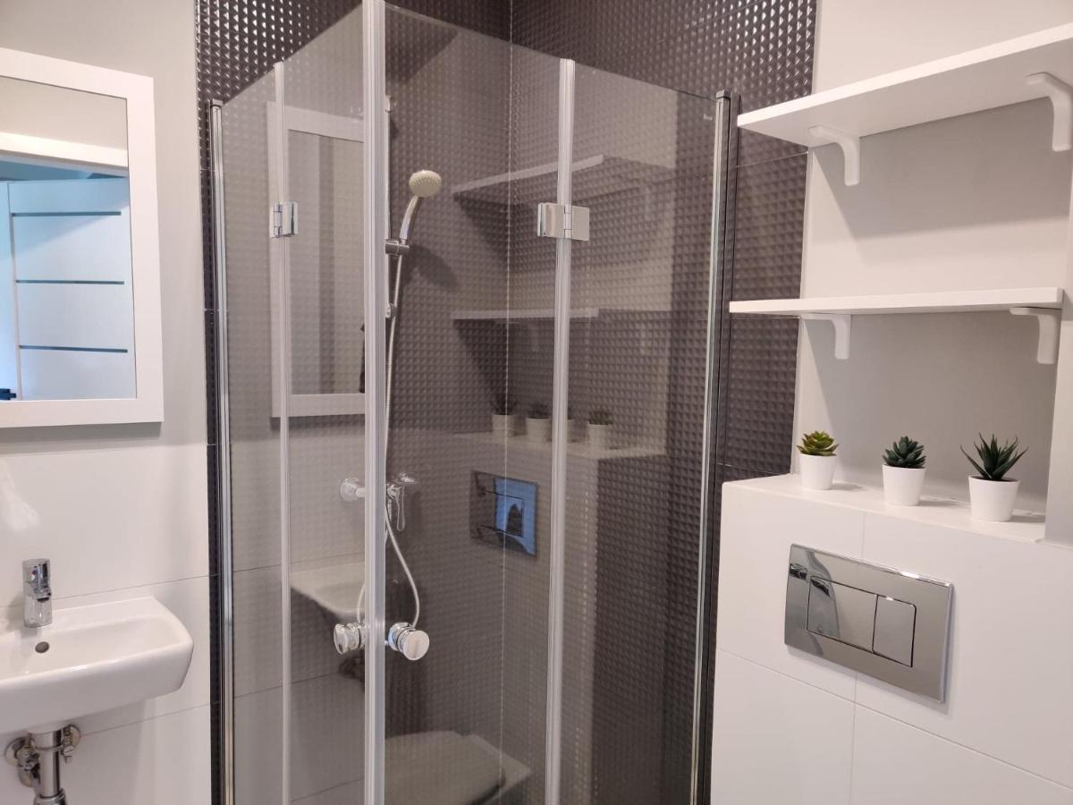 Ostrowo Plaza Hotel Екстериор снимка